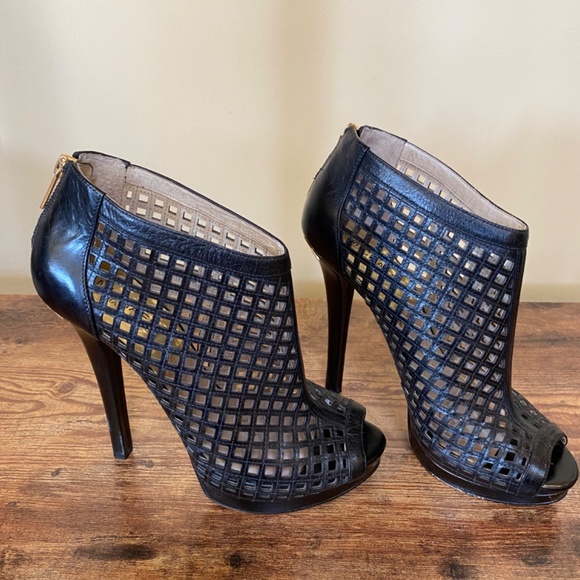 Michael Kors bootie - Picture 2 of 5